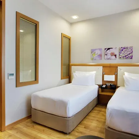 Hilton Garden Kocaeli Sekerpinar 4*