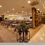 Hotel Hilton Garden Kocaeli Sekerpinar 4*