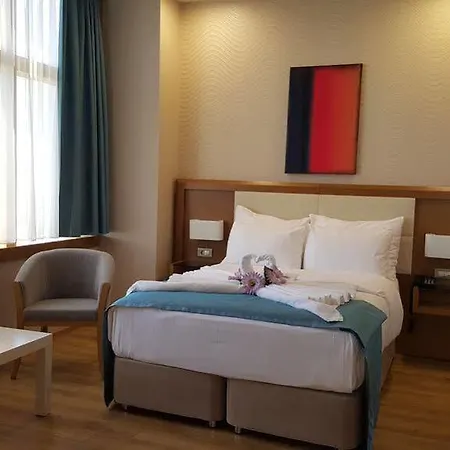 Hilton Garden Kocaeli Sekerpinar 4*