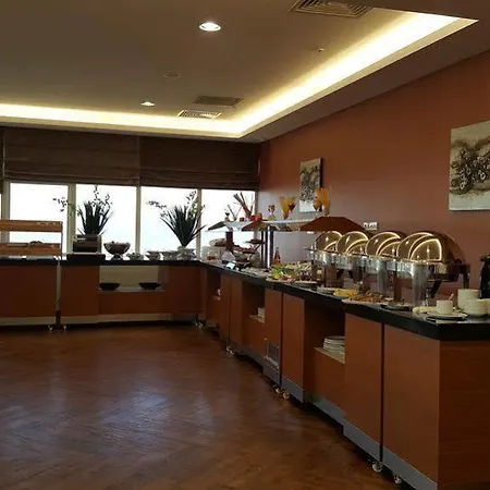 Hotel Hilton Garden Kocaeli Sekerpinar 4*